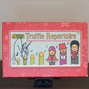 ✨ Autographed Robbie Takac (Goo Goo Dolls) Music Is Art Truffle Box